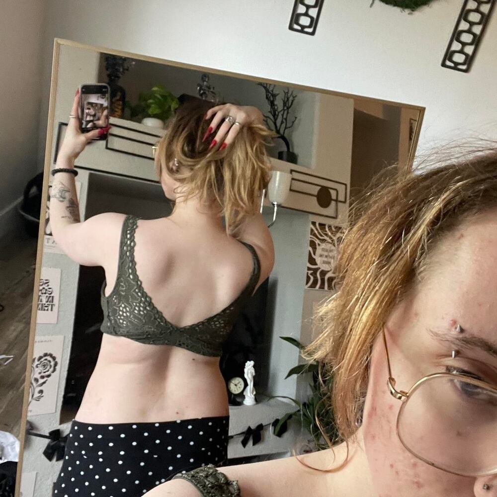 Olive green lace bralette top - Picture 3 of 3